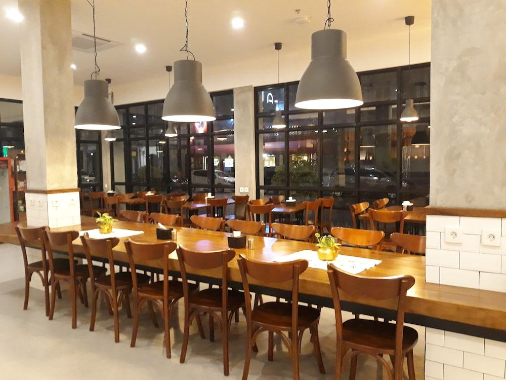 Kama Hotel Μεντάν Εξωτερικό φωτογραφία