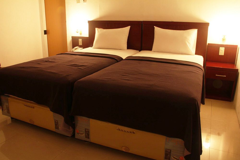Kama Hotel Μεντάν Εξωτερικό φωτογραφία
